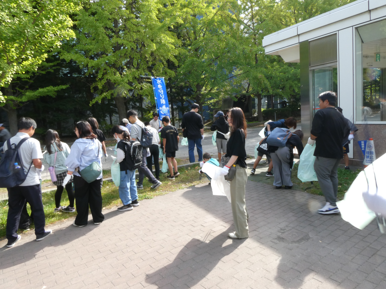 ④公園でのゴミ拾い